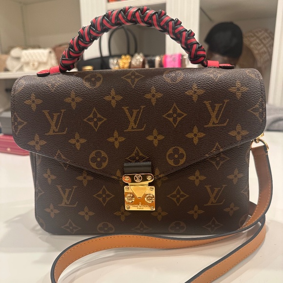 Louis Vuitton Pochette Métis - Picture 1 of 4